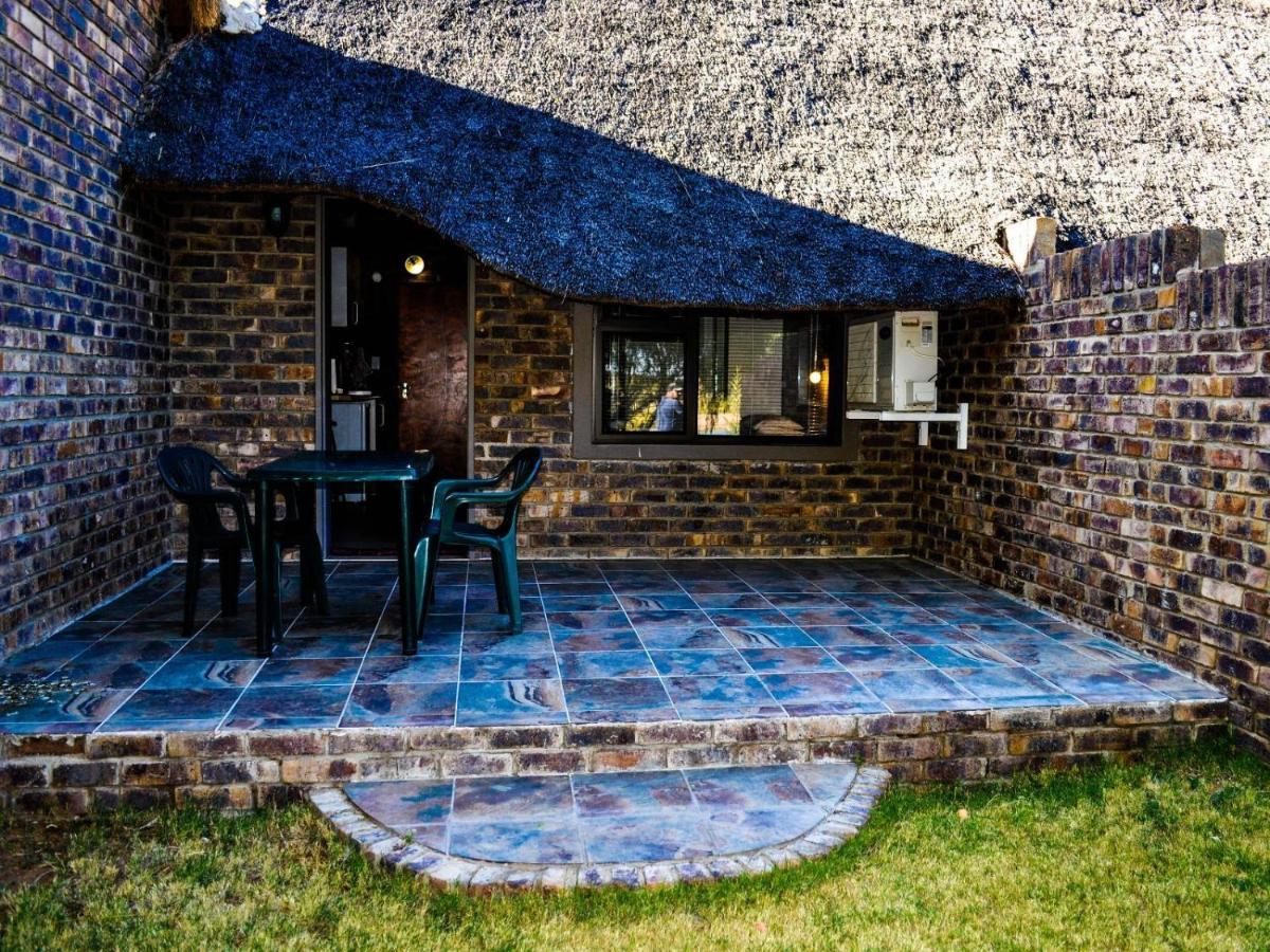 Die Dam - Transkalahari End Resort Gobabis Buitenkant foto