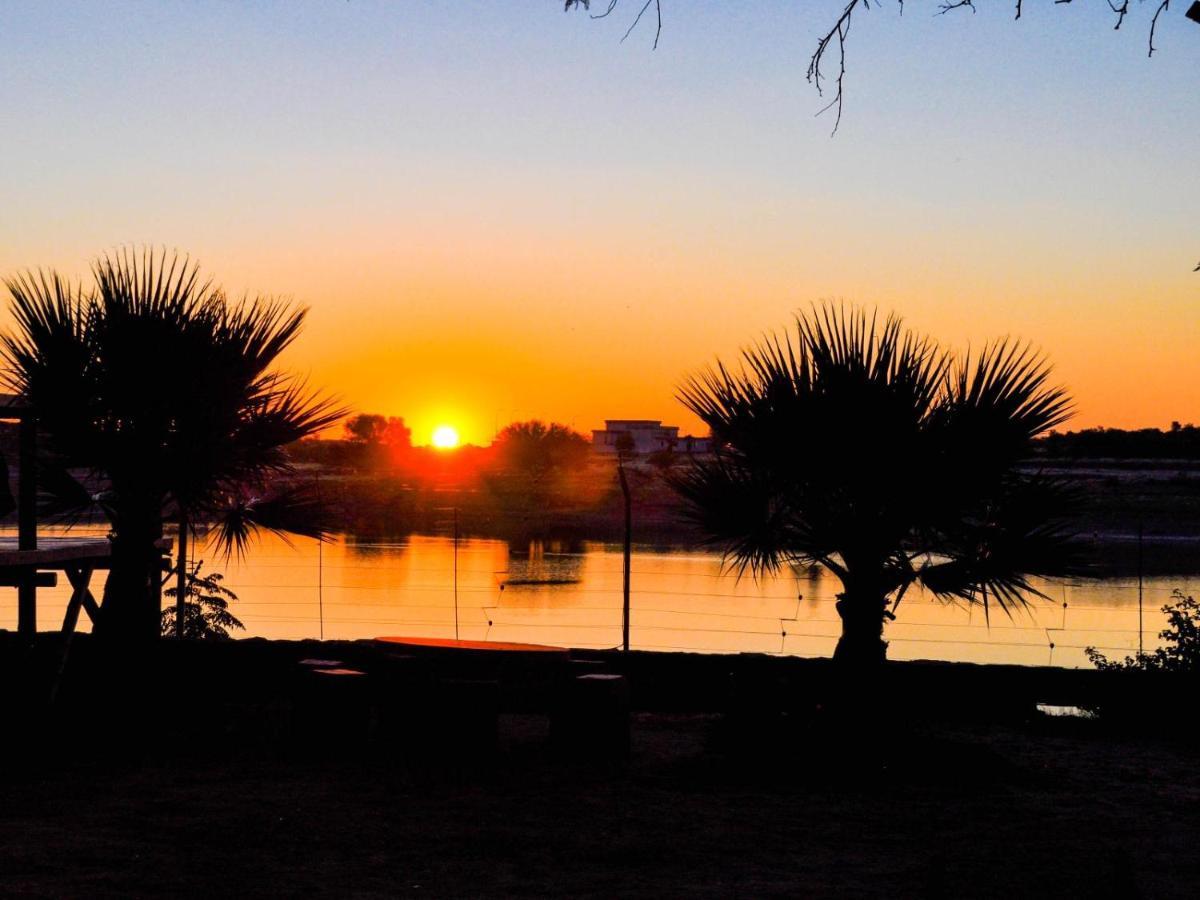 Die Dam - Transkalahari End Resort Gobabis Buitenkant foto